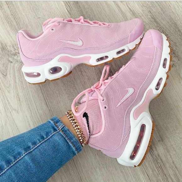 Nike Shoes - Nike air max plus sneakers
